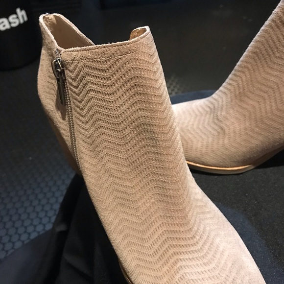 🍀NEW Lucky🍀Brand Pickla Booties Taupe - Picture 9 of 15